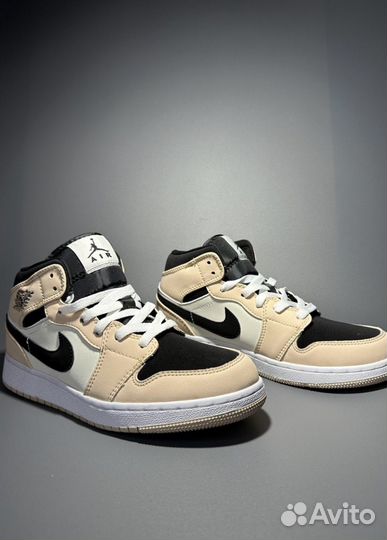 Кроссовки Air Jordan 1 Mid 'Barely Orange' Люкс