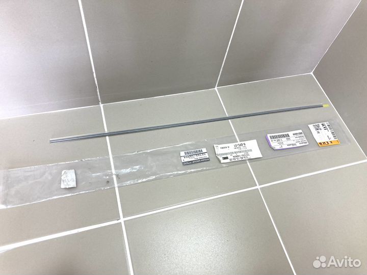 Молдинг лобового стекла Nissan Murano (Z51) 08-15