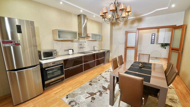 Аукцион: 4-к. квартира, 140 м², 4/10 эт.