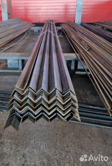 Уголок металлический 32х32х3