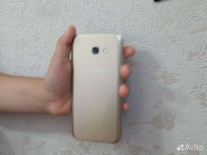 Телефон Samsung