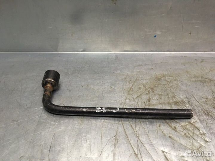 Ключ баллонный Volkswagen Bora 1997-2005 универсал