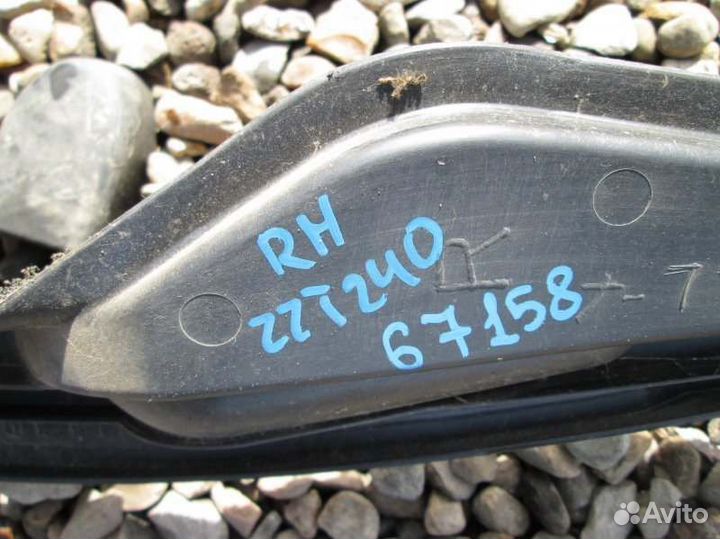 Пыльник крыла передний правый Toyota Premio ZZT240