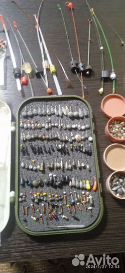 Зимние рыболовные снасти