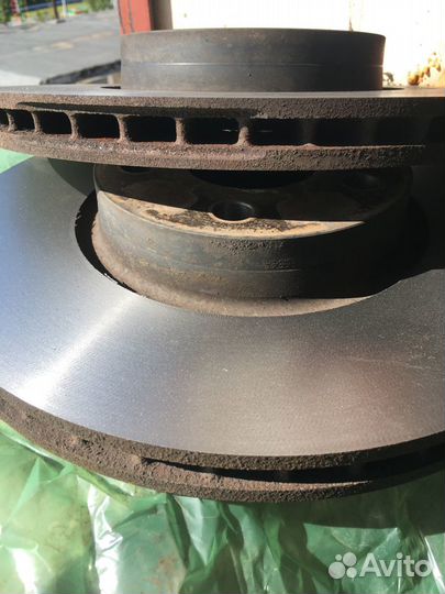 Передние тормозные диски Land Rover Freelander 2