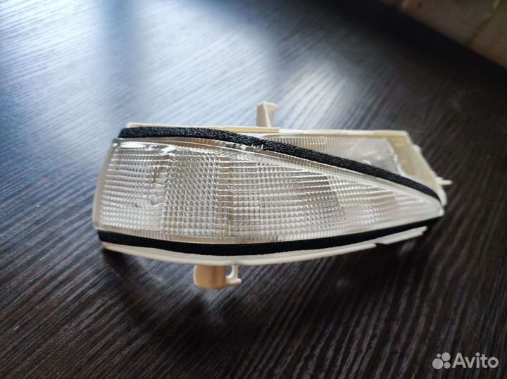 Поворотник в зеркало Honda Civic 4D