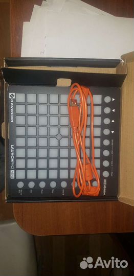 Midi controller Novation launchpad mini