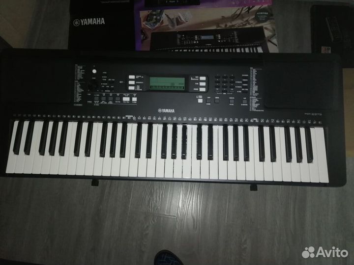 Продам синтезатор Yamaha PSR-E373 новый
