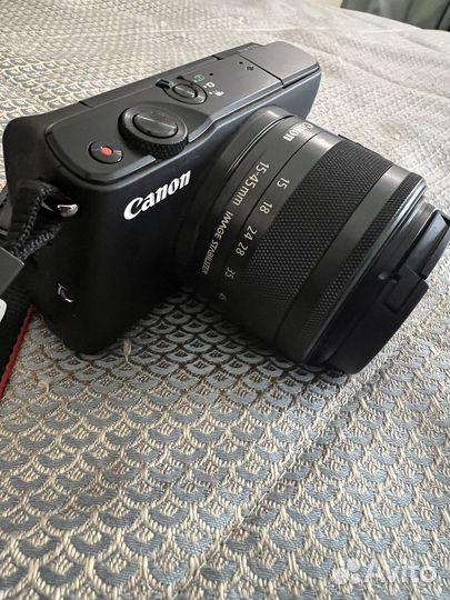 Canon EOS M10