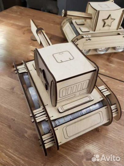 Подарок на 23 февраля танк