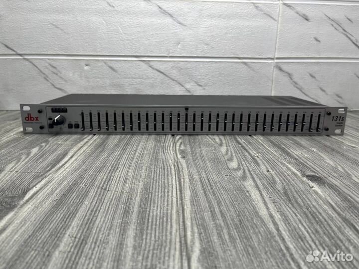 Графический эквалайзер Dbx 131SV