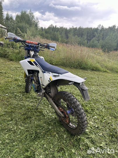 Мотоцикл avantis 300 PRO EFI