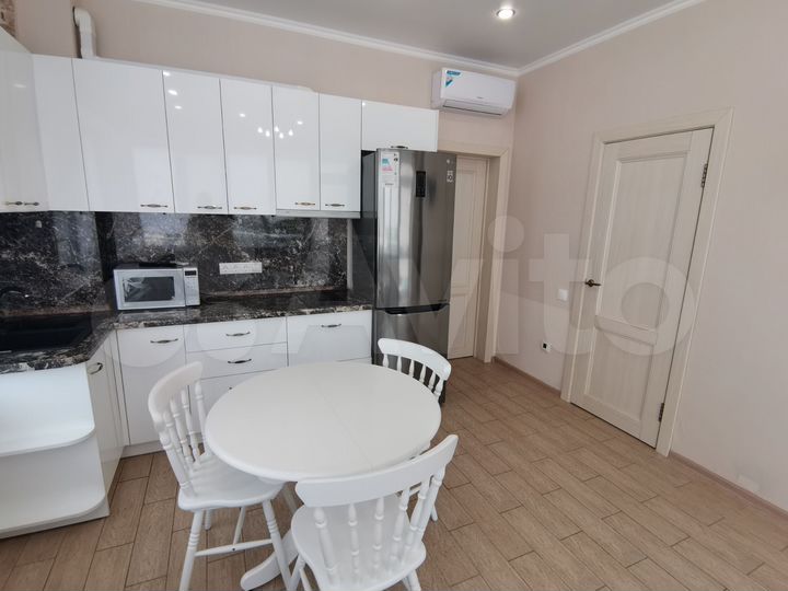 1-к. квартира, 54 м², 4/4 эт.