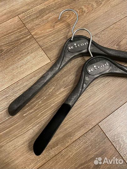 Вешалки плечики Kiton