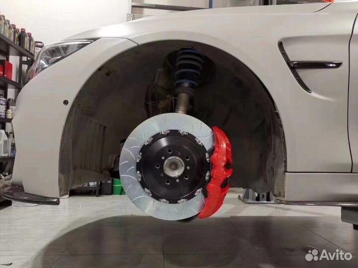 Тюнинг тормоза Discovery 5 Brembo M6 перед