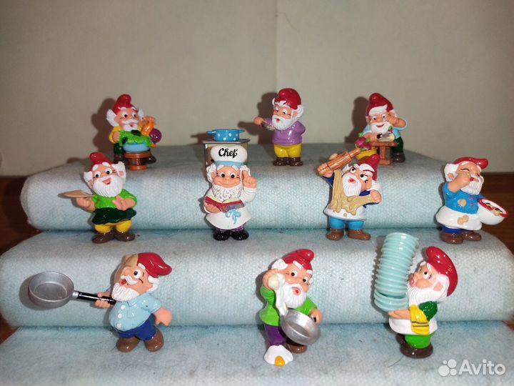 Киндер серии гномы -12 мес,садовые,кухонные