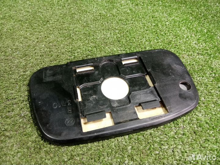 Зеркальный элемент правый Toyota Corolla 2 / Corsa