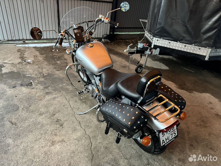 Продом мотоцикл Honda Shadow Spirit 1100