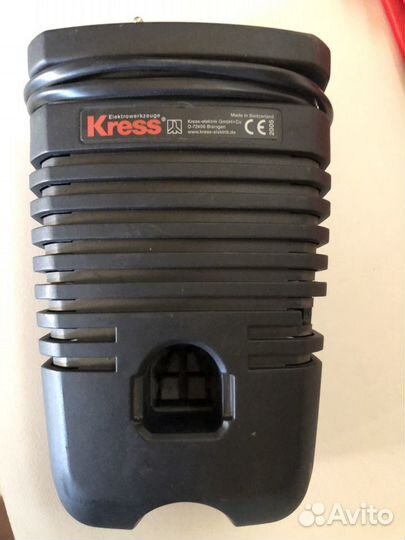 Зарядники для аккумуляторов инструмента