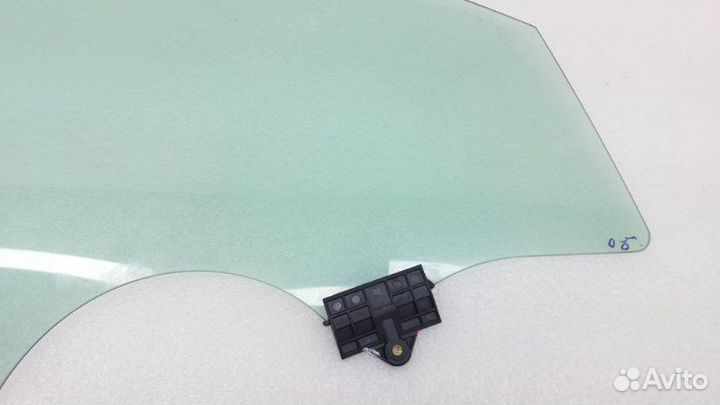 Стекло двери переднее правое Hyundai Tucson NX4