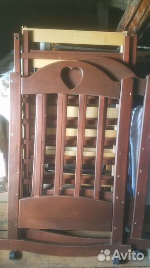 Отдам детскую кроватку