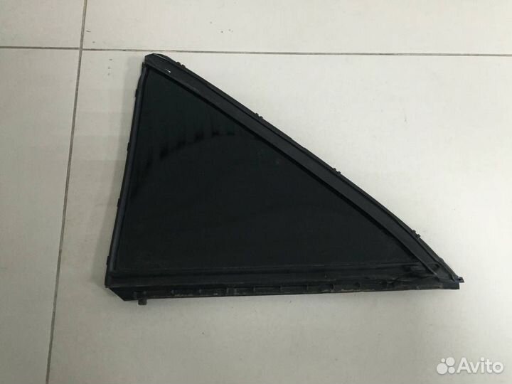 Стекло двери задней правой форточка Toyota Camry V