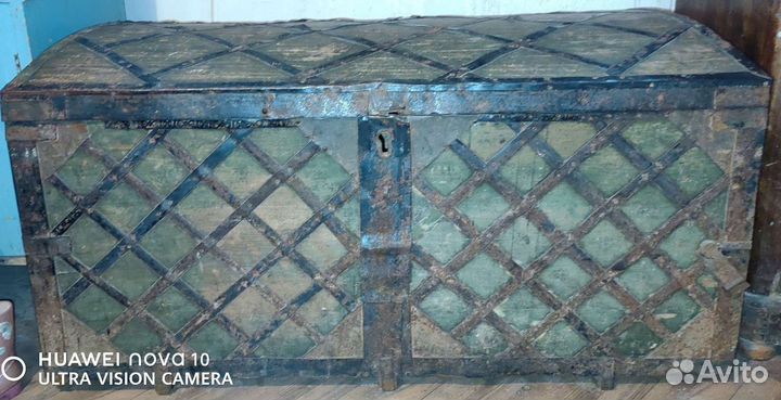 Сундук деревянный старинный