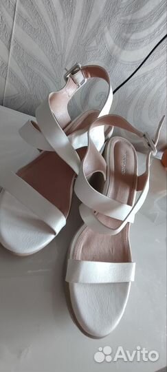 Босоножки женские