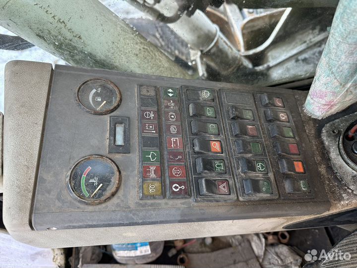 Кабина экскаватора liebherr