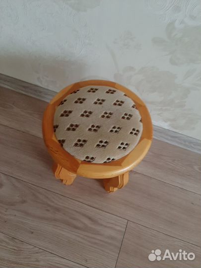 Табурет детский, массив дерева