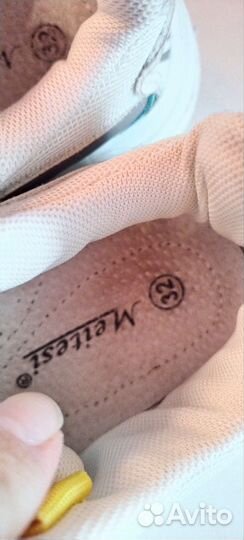 Кроссовки для девочки