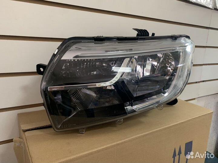 Фара левая для Renault Logan II / Sandero c 2018