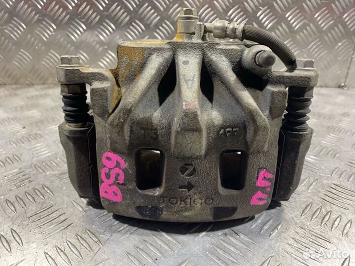 Суппорт передний правый Subaru Outback BS