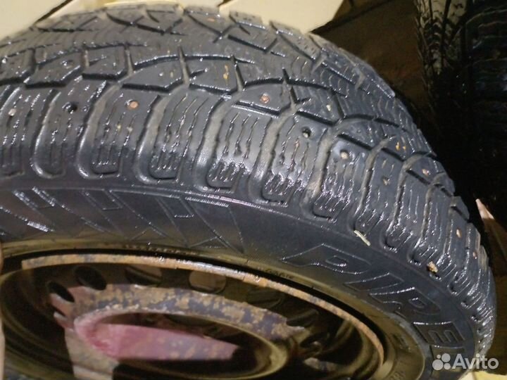 Pirelli зимние 185 65 r 14