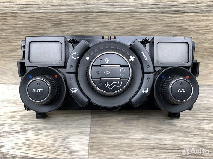 Блок управления отопителем Peugeot 308