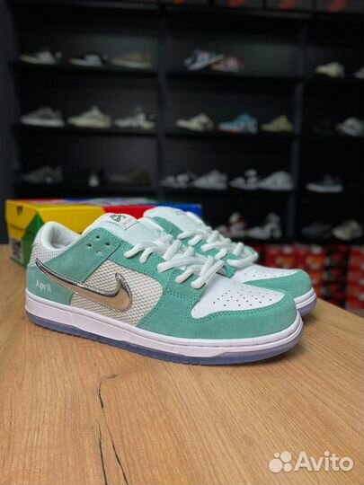 Nike SB Dunk low April