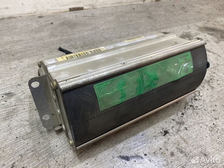 Подушка безопасности пассажирская (в торпедо) Audi