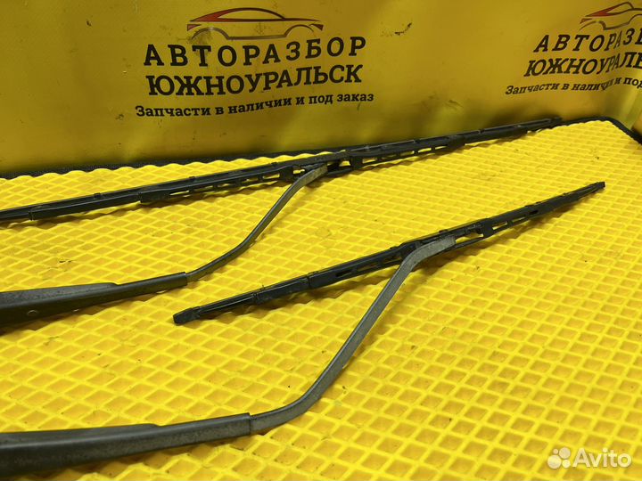 Поводок стеклоочистителя Subaru Impreza GG3