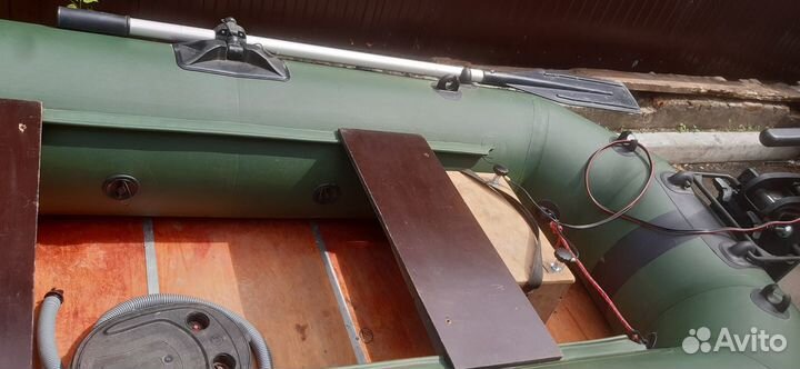 Пвх лодка Лоцман С 260 с мотором