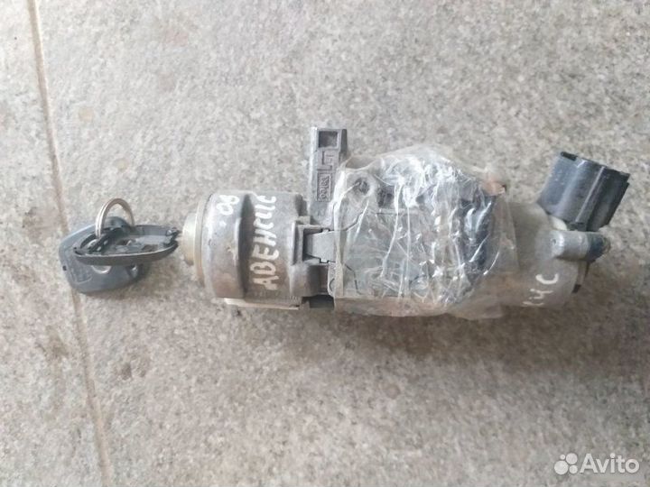 Замок зажигания Toyota Avensis