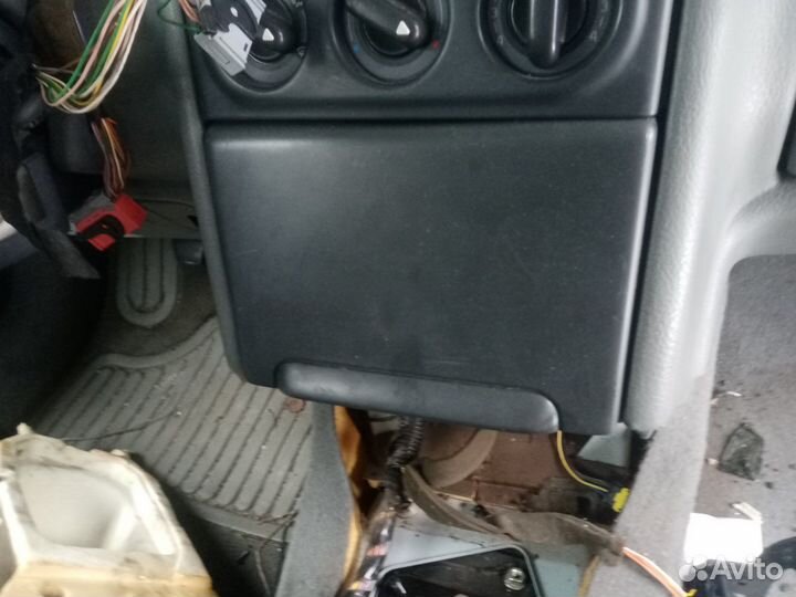 Рамка магнитолы Renault Laguna 1