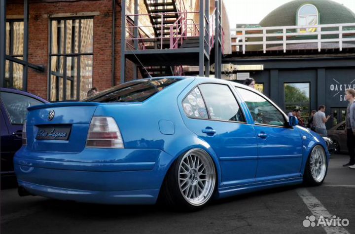 Юбка заднего бампера Volkswagen Jetta 4 GLI Bora