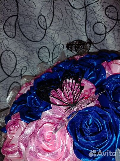 Букет из атласных роз