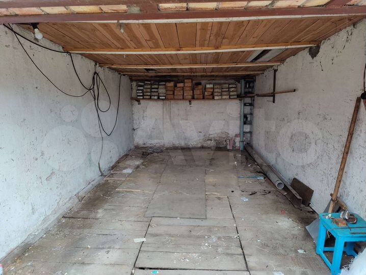 Гараж, > 30 м²