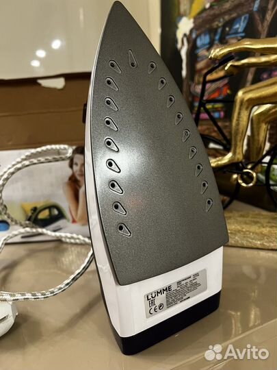 Утюг новый lumme 1134