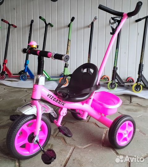 Трёхколёсный детский велосипед с ручкой