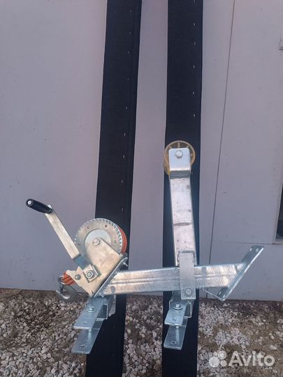 Ложементы, кронштейн с лебёдкой для прицепа