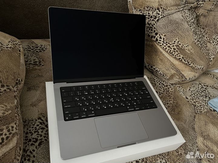 Macbook pro 14 m1 pro 16gb 512gb