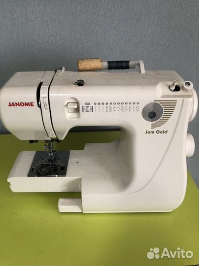 Швейная машина Janome