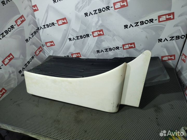 Передняя часть подкрылка переднего левого MAN TGX